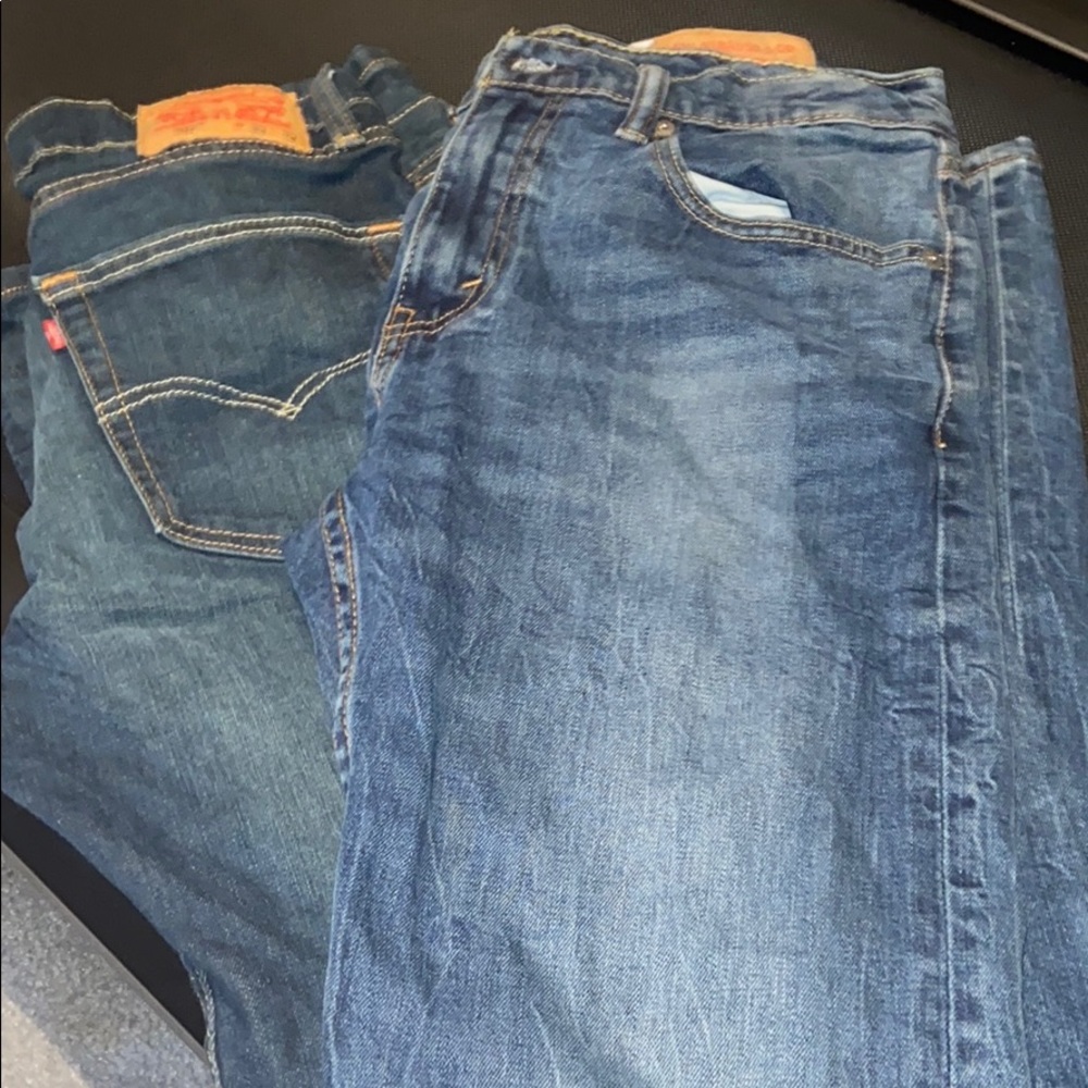 2 pairs Levi 502 Jeans